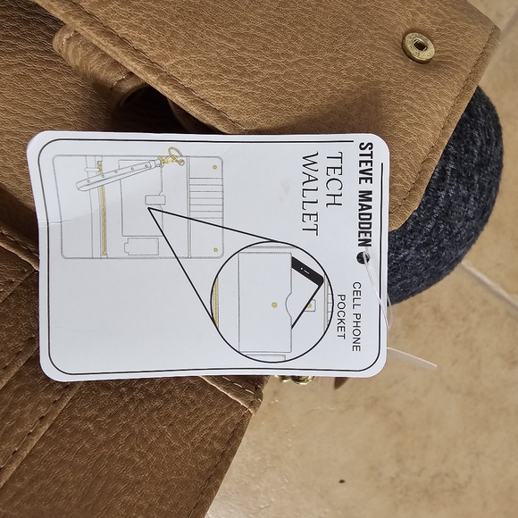 Steve Madden Wristlet Crossbody - Picture 10 of 10